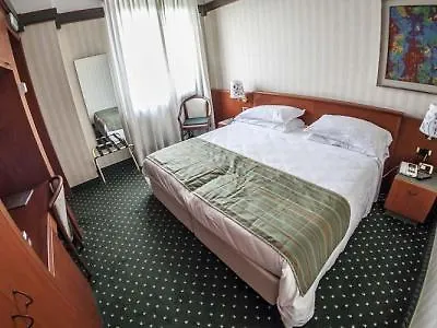 Jet Hotel, Sure Hotel Collection By Best Western Gallarate 4*,